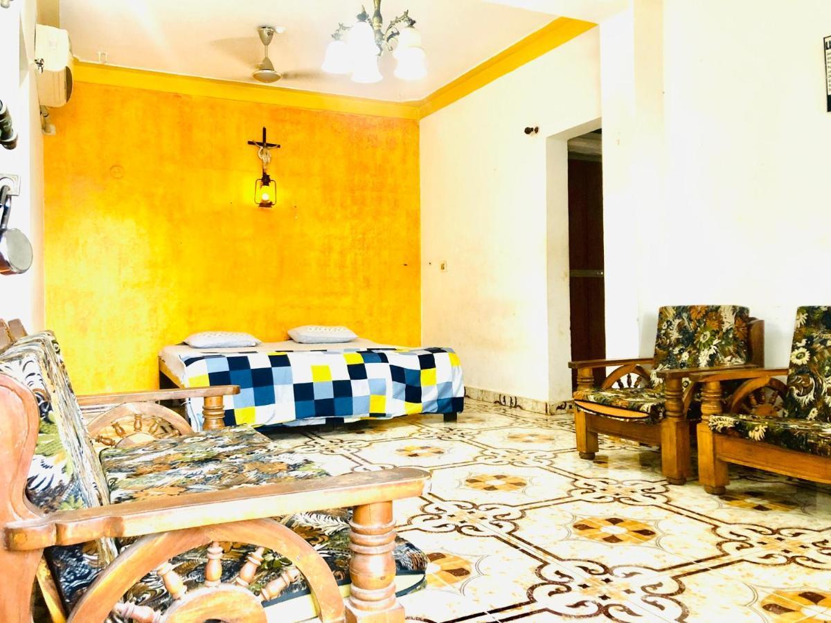 Blue Waves Guest House Calangute Exterior foto