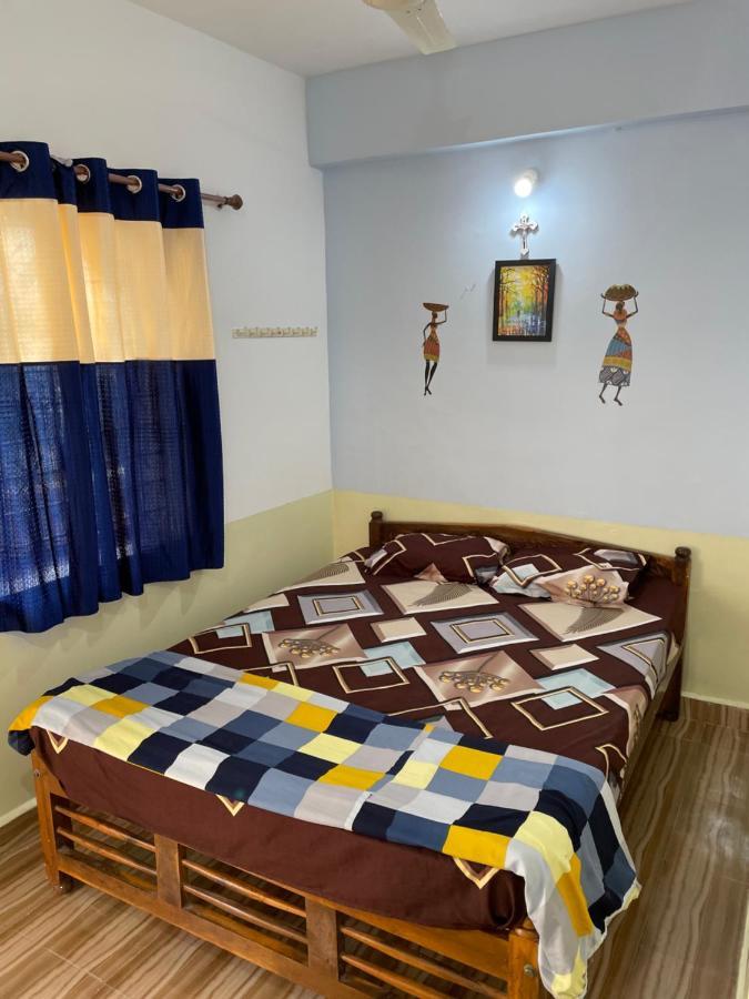 Blue Waves Guest House Calangute Exterior foto