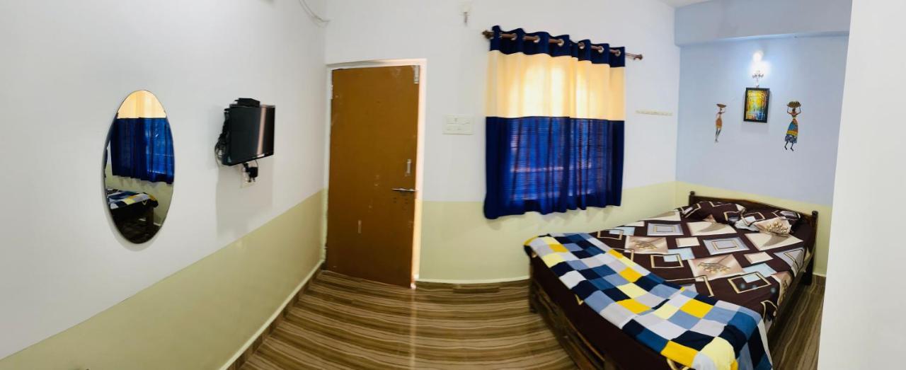 Blue Waves Guest House Calangute Exterior foto