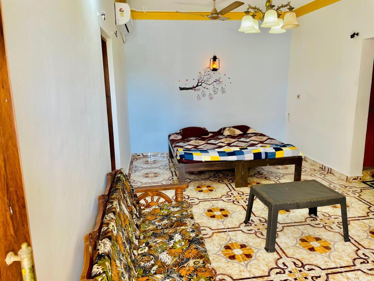 Blue Waves Guest House Calangute Exterior foto