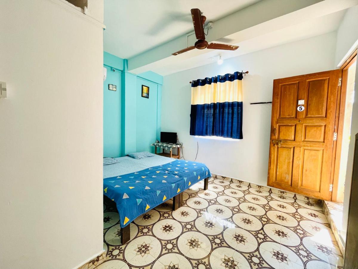 Blue Waves Guest House Calangute Exterior foto