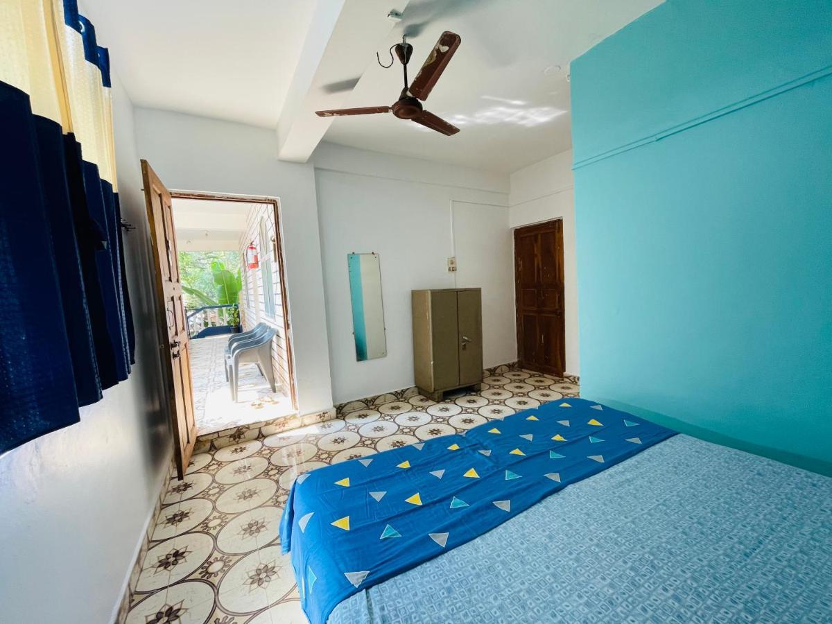 Blue Waves Guest House Calangute Exterior foto