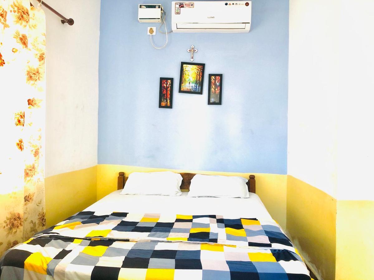Blue Waves Guest House Calangute Exterior foto