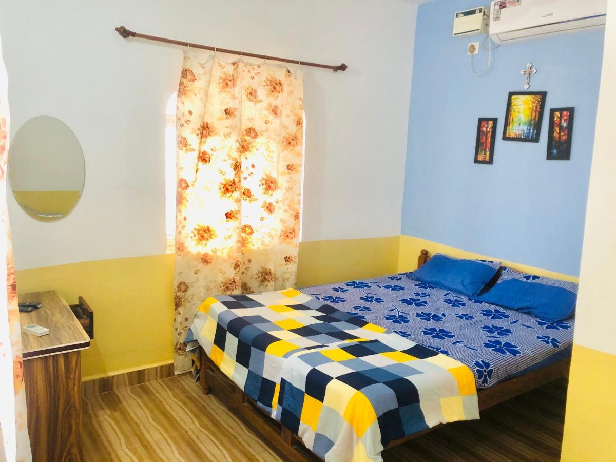 Blue Waves Guest House Calangute Exterior foto